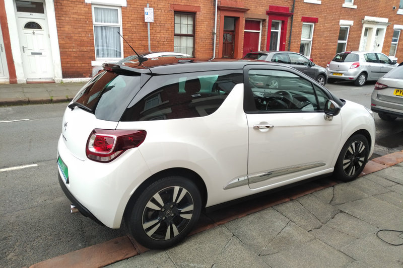 Illustration for article titled Cleaned neighbours Citroen DS3. EDIT: early morning repost